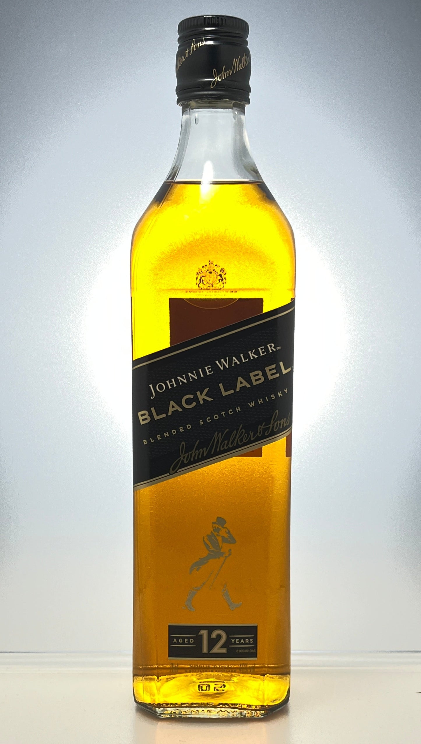 ジョニーウォーカー ブラックラベル12年700ml【スコッチウイスキー】