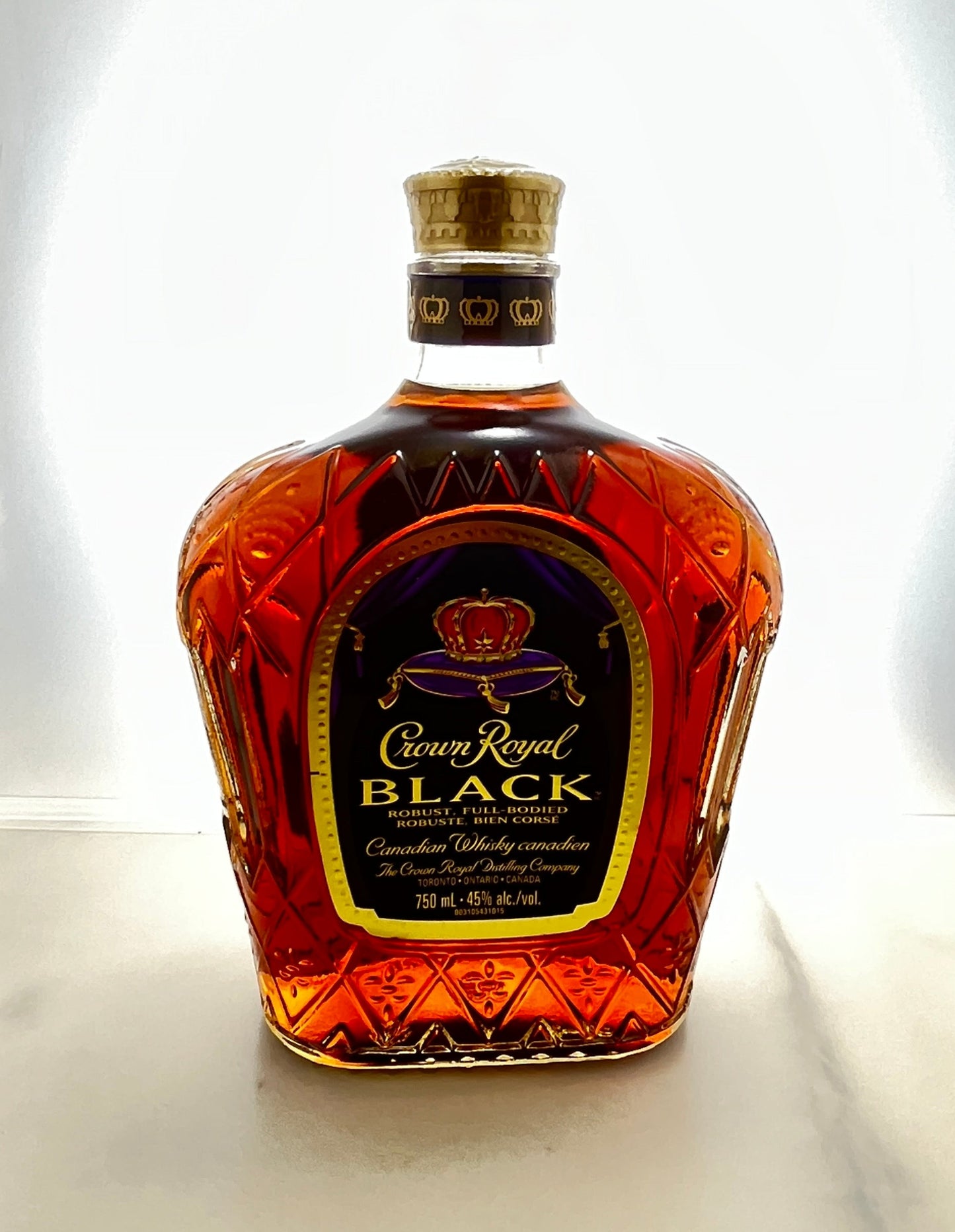 クラウンローヤル ブラック700ml【カナディアンウイスキー】